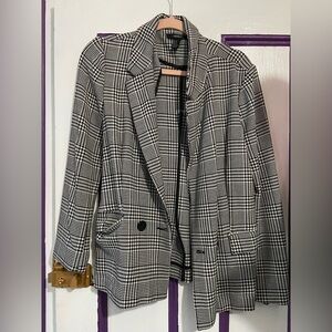 Forever 21 Black and White Blazer - Size M